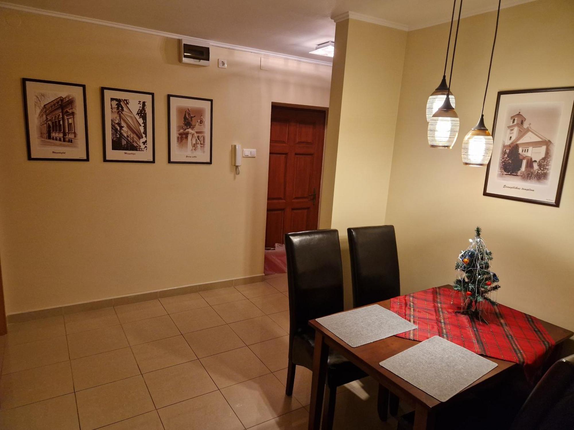 Centrum Business Apartman Szekszard Apartment Exterior photo